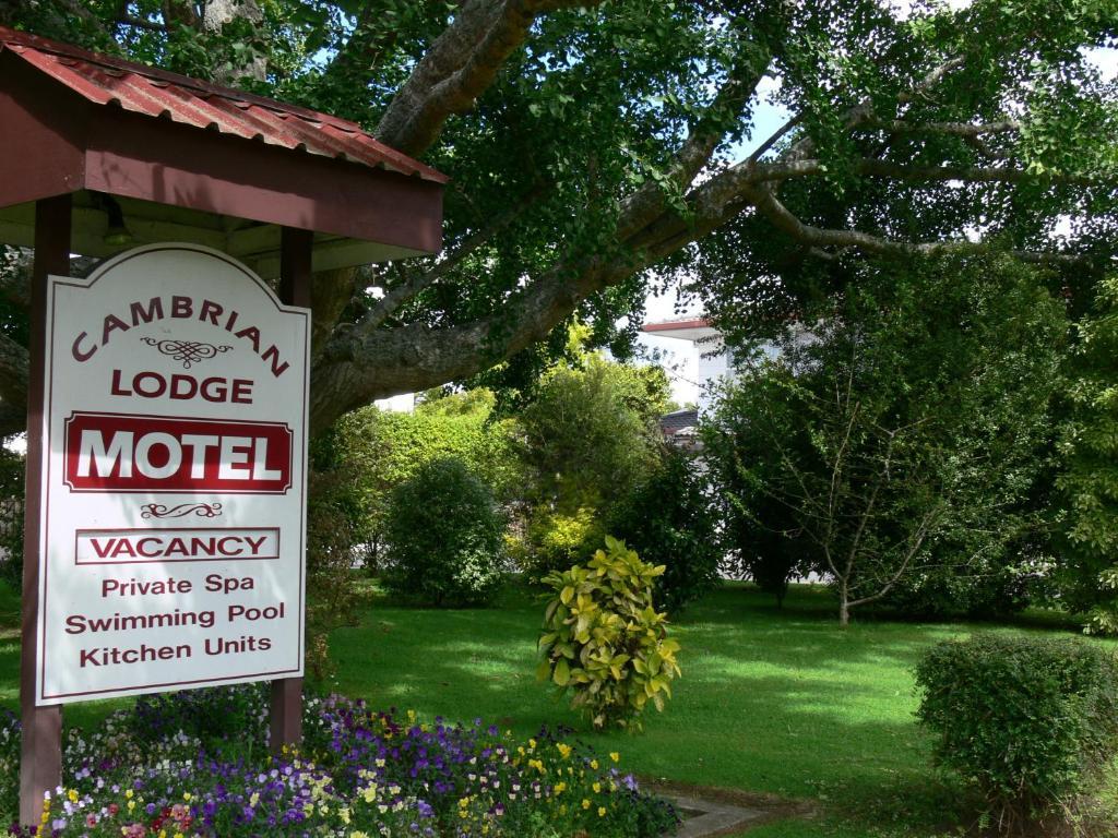 Cambrian Lodge Motel Кембридж Экстерьер фото
